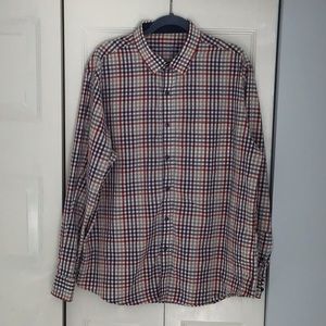 Men’s multicolor plaid button down!